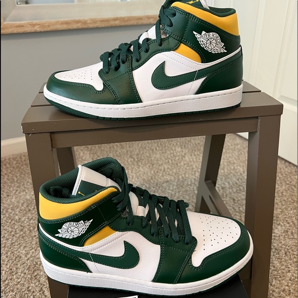 Air Jordan 1 Mid